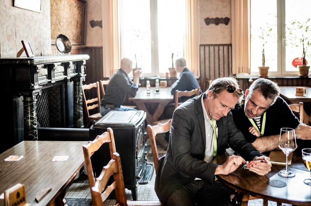 Rik en Henk Dheedene, collega's bij De Tijd - © Diego Franssens