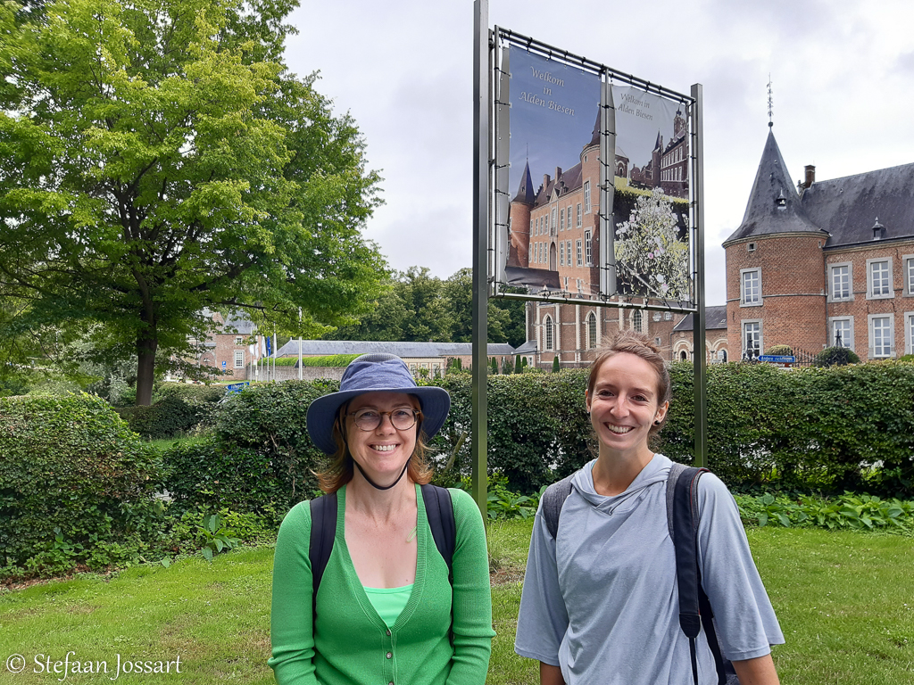 Tina Sauwens en Bernadet Wehenkel in Alden-Biesen.